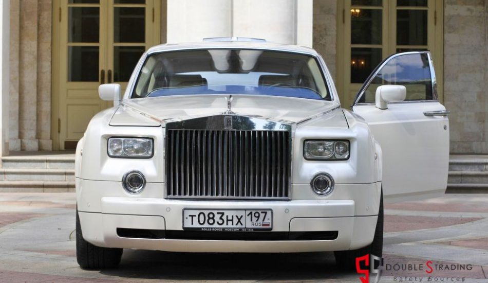 Buy Rolls Royce Cullinan Grey and Blue – Distinction in Every Detail
